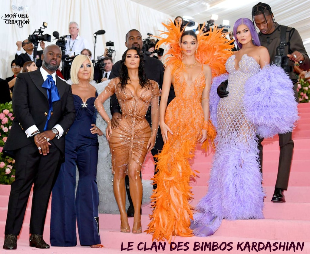 AG21. Portrait - Les Kardashian Au Met Gala Dress Fitting 2019