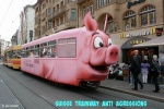 H8.-Humour-Tramway-Anti-Agressions-en-Suisse.jpg