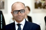 T15.-Portrait-Cazeneuve-By-Hamon-Copinage-Electoral.jpg