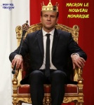 Y11.-Politique-Emmanuel-Macron-Le-Nouveau-Monarque-2017-.jpg